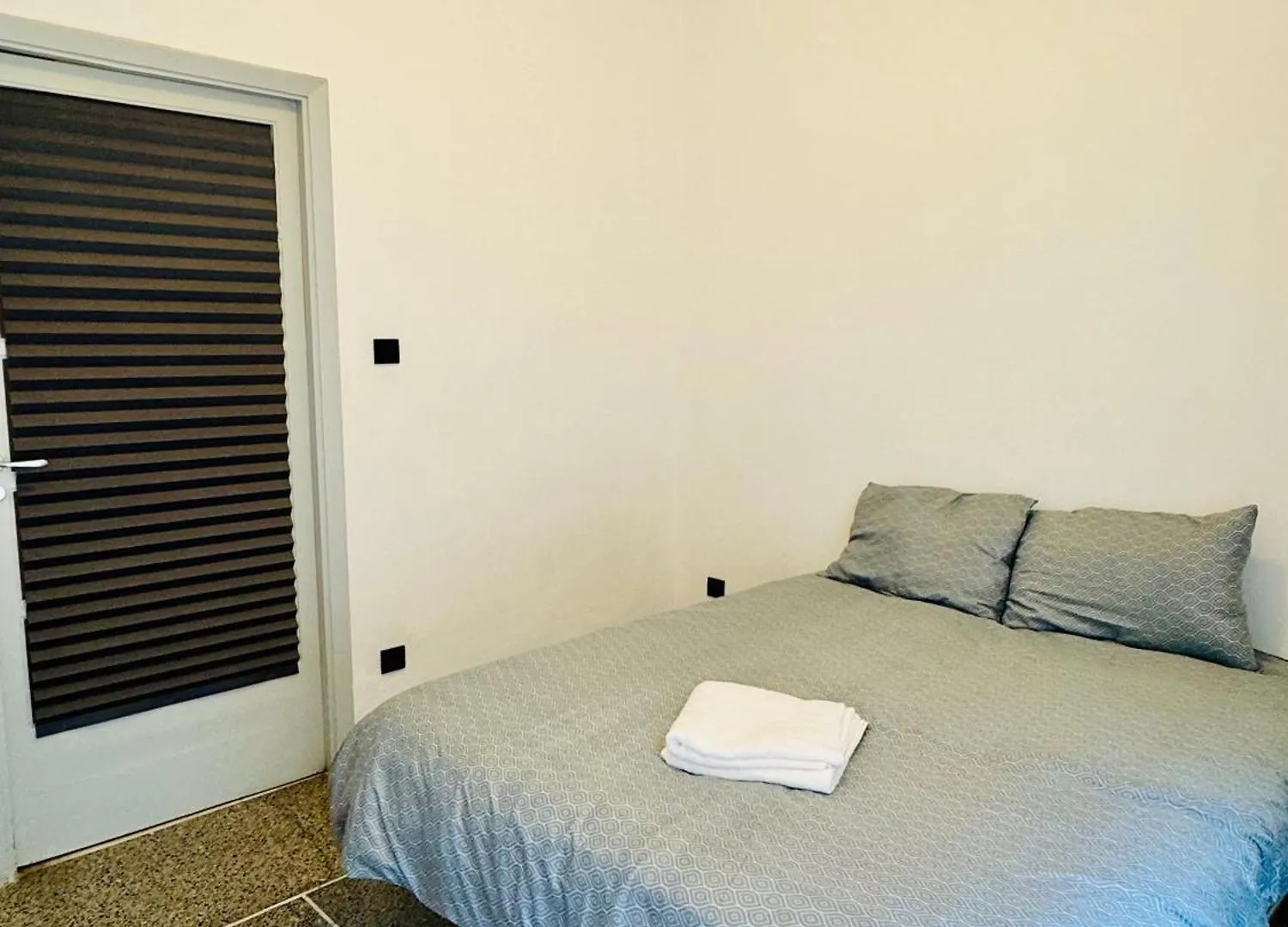 Affittacamere The Shuttle Bed & Breakfast Livorno